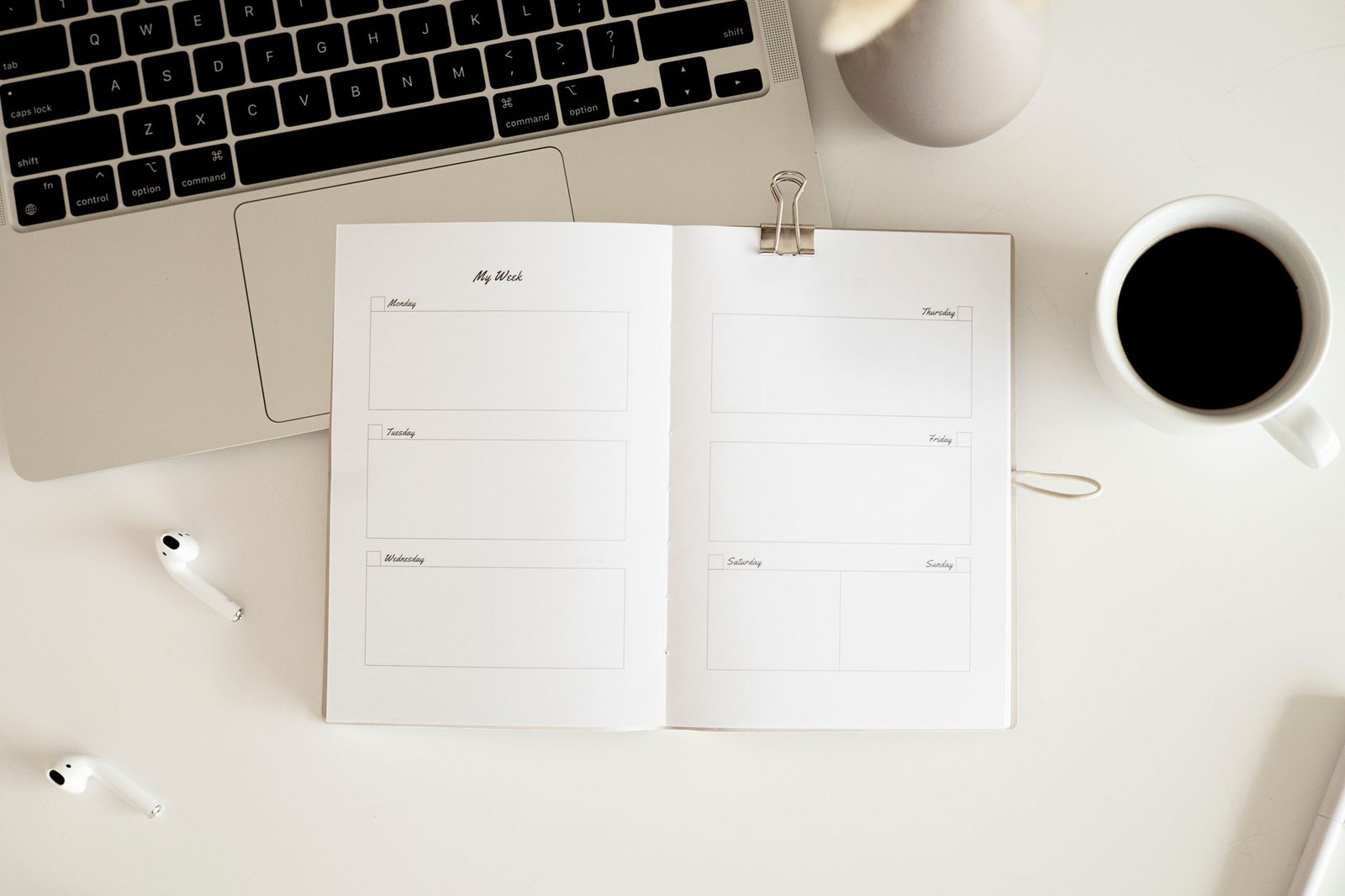 Building a spaced repetition routine: review prompts spaced over days instead of cramming